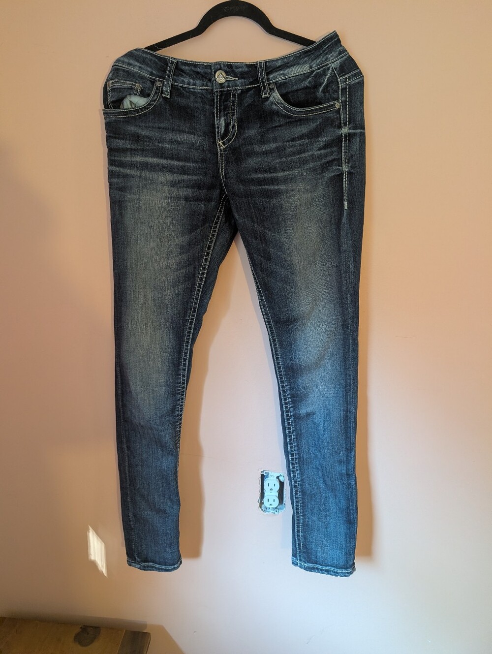 Daytrip Women's Skinny Jeans in Faded Dark Blue